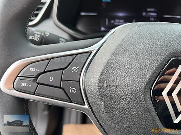 2024 Clio 1.0 TCE Evolution X-Tronic 10.106 KM / "%0,79 KREDİ"