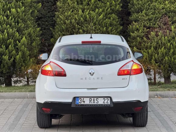 MYS MOTORS'DAN 2013 RENAULT MEGANE JOY 175 BİN PEŞİN 36 AY