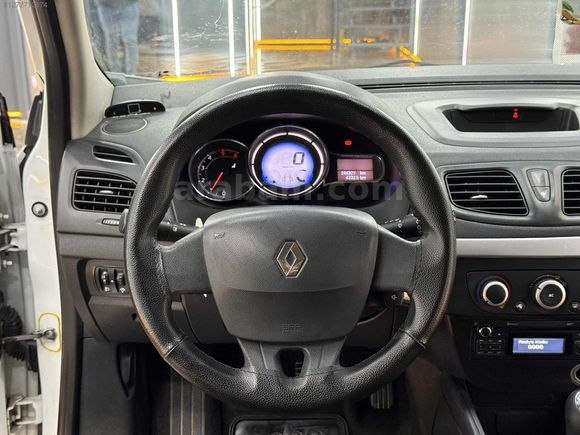 MYS MOTORS'DAN 2013 RENAULT MEGANE JOY 175 BİN PEŞİN 36 AY