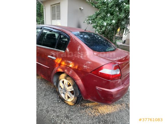 Sahibinden Renault Megane 1.6 Dynamique 2005 Model  334.000 km Kırmızı