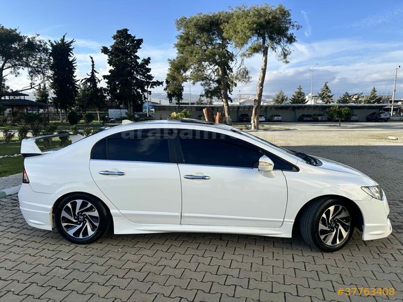 Memurdan Honda Civic 1.6 Elegance 2008 Model  Otomatik Beyaz