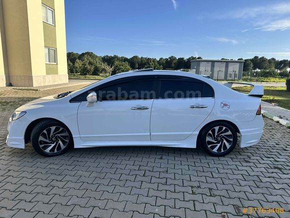 Memurdan Honda Civic 1.6 Elegance 2008 Model  Otomatik Beyaz