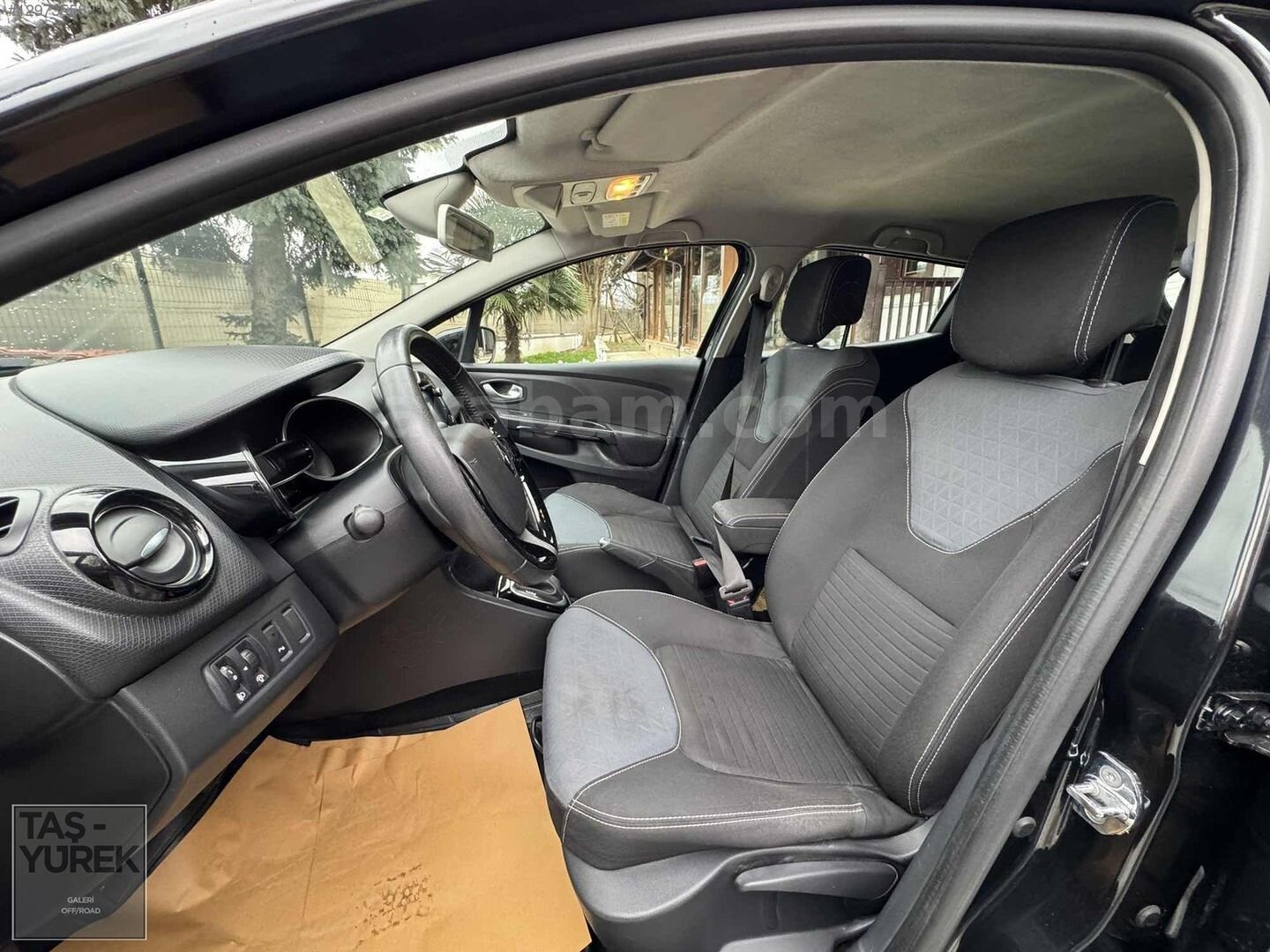 Galeriden Renault Clio 1.5 dCi Icon 2015 Model Düzce 151.000 km Siyah 5