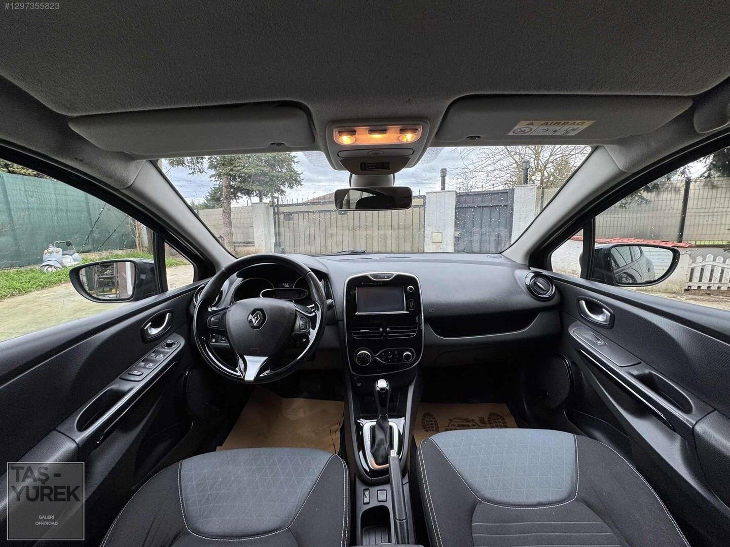 Galeriden Renault Clio 1.5 dCi Icon 2015 Model Düzce 151.000 km Siyah 3