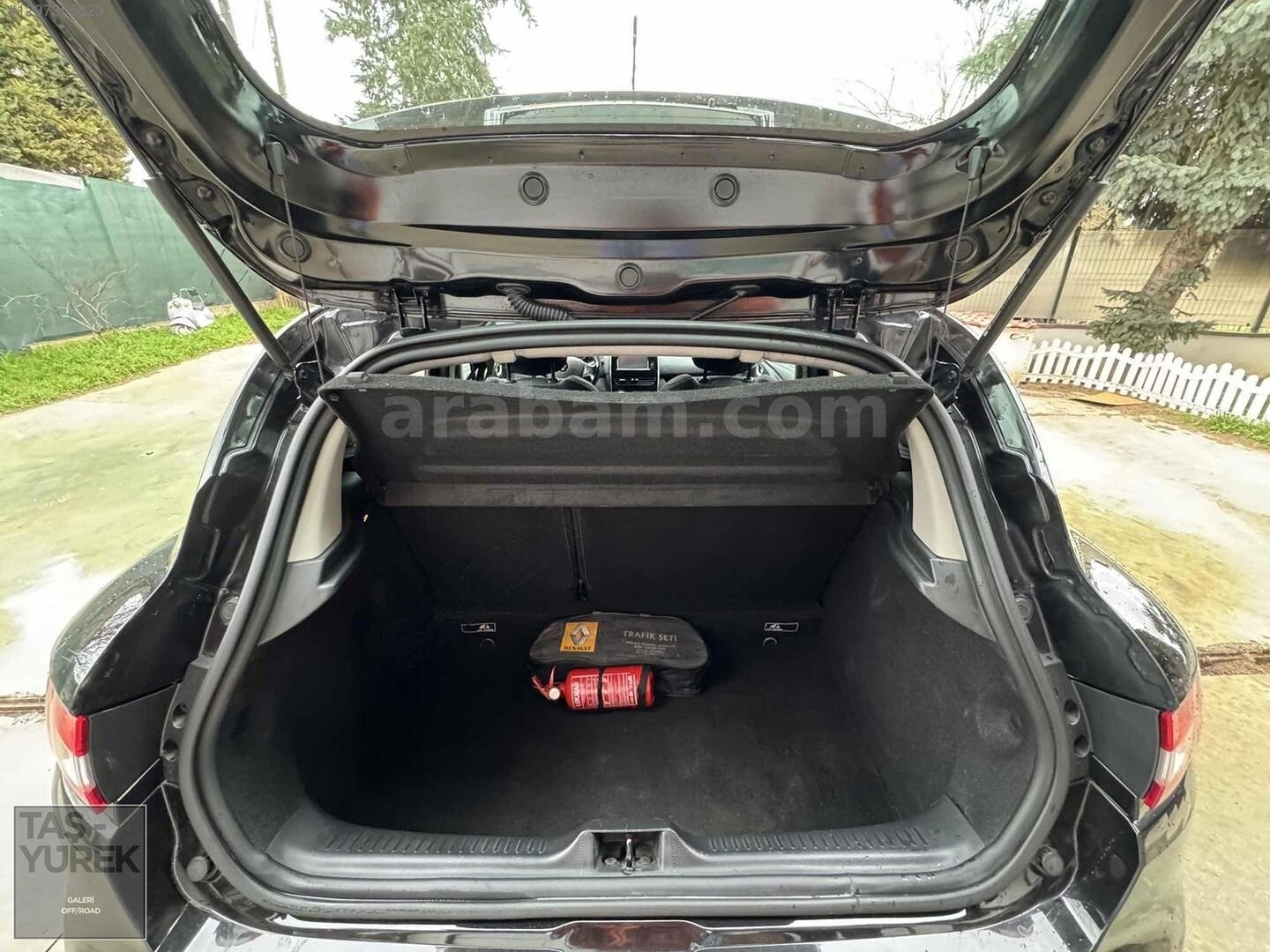 Galeriden Renault Clio 1.5 dCi Icon 2015 Model Düzce 151.000 km Siyah 2
