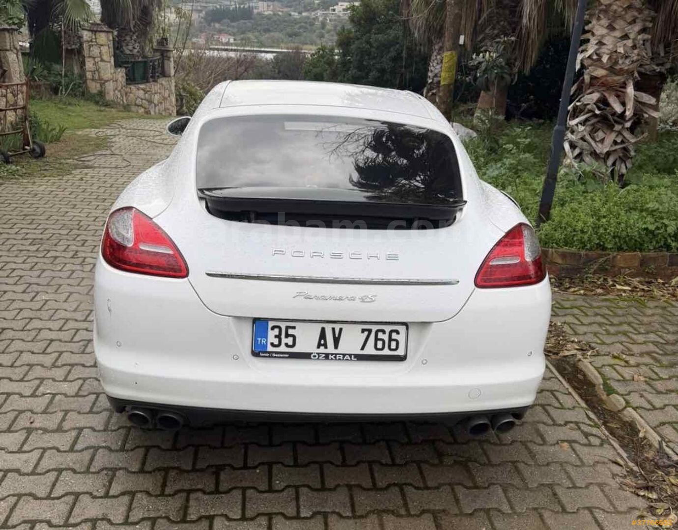 Sahibinden Porsche Panamera 4S 2010 Model İzmir 180.000 km Beyaz 2