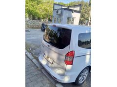 Sahibinden Ford Tourneo Courier 1.0 EcoBoost Titanium 2023 Model
