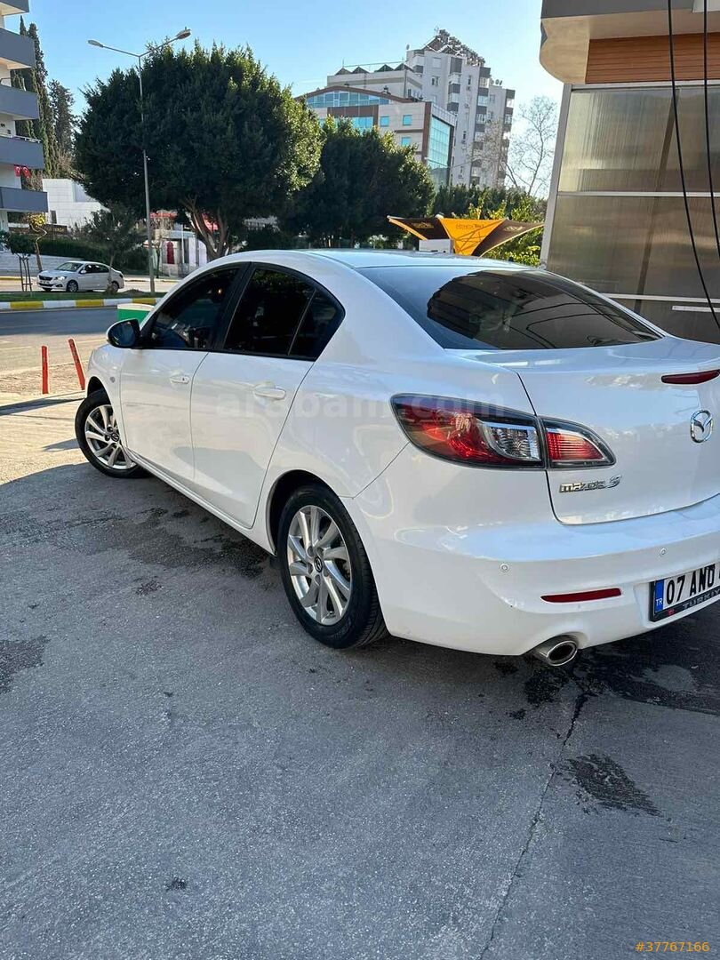 Sahibinden Mazda 3 1.6 Impressive 2013 Model Antalya 99.000 km Beyaz 3