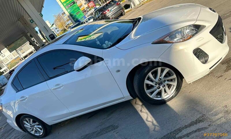Sahibinden Mazda 3 1.6 Impressive 2013 Model Antalya 99.000 km Beyaz