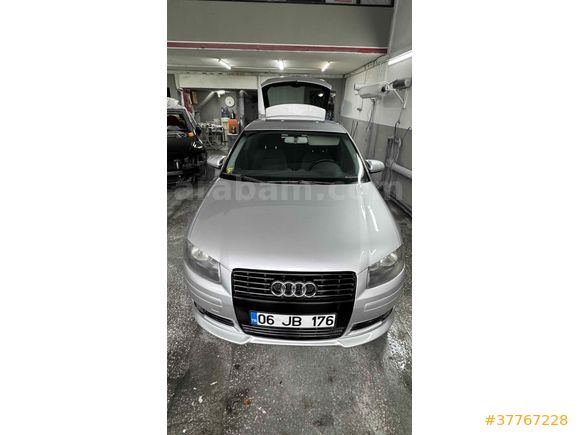 Sahibinden Audi A3 Sportback 1.6 Standart 2004 Model  
Gri (Gümüş)