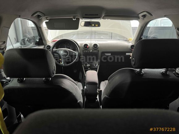Sahibinden Audi A3 Sportback 1.6 Standart 2004 Model  
Gri (Gümüş)