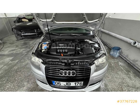 Sahibinden Audi A3 Sportback 1.6 Standart 2004 Model  
Gri (Gümüş)