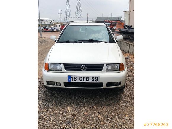 Tramer yok.Değişen yok.3 parça boya var 2 parca sök tak.Hiç LPG görmemiş diri Motoru  az kullanılmış yıpranmamış bir araç.Dosta gider.tel*0538 595 31*