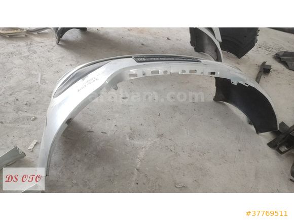 2017-2020 RENAULT TRAFİC ÖN TAMPON
