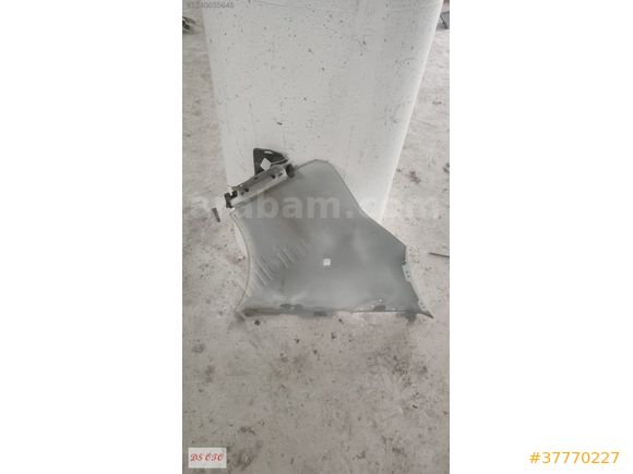 2014-2019 RENAULT TRAFİC SAĞ ÖN ÇAMURLUK