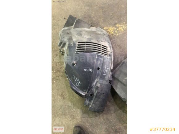 2015-2017 RENAULT TRAFİK SAĞ ÖN DAVLUMBAZ