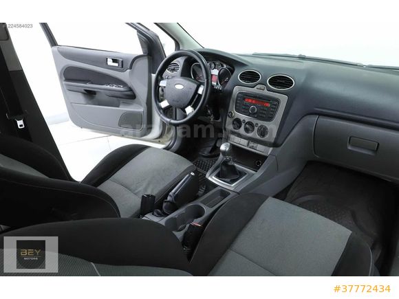 BEY MOTORS'DAN ** 2011 FORD FOCUS 1.6 TCİ COLLECTİON BAKIMLI **