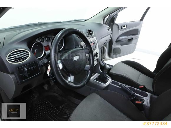 BEY MOTORS'DAN ** 2011 FORD FOCUS 1.6 TCİ COLLECTİON BAKIMLI **
