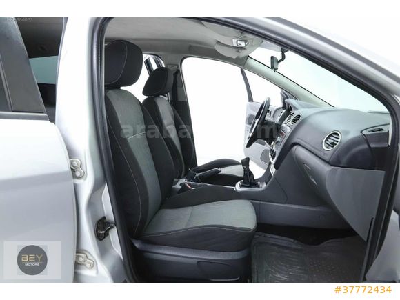 BEY MOTORS'DAN ** 2011 FORD FOCUS 1.6 TCİ COLLECTİON BAKIMLI **
