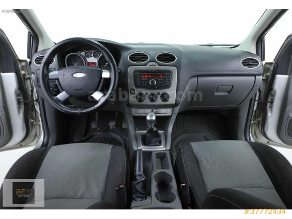 BEY MOTORS'DAN ** 2011 FORD FOCUS 1.6 TCİ COLLECTİON BAKIMLI **