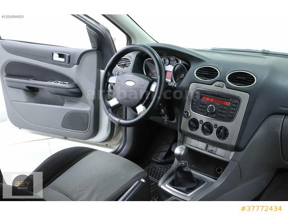 BEY MOTORS'DAN ** 2011 FORD FOCUS 1.6 TCİ COLLECTİON BAKIMLI **