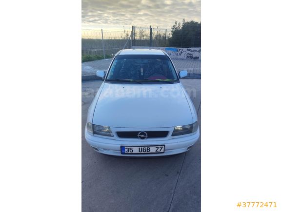Klimalı Opel Astra sedan