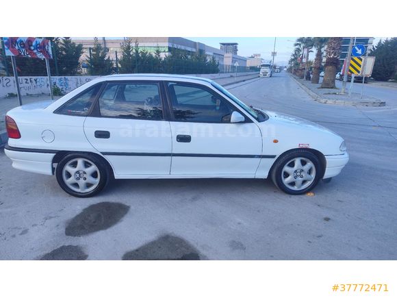 Klimalı Opel Astra sedan