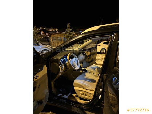 Sahibinden Nissan X-Trail 1.6 dCi Platinum Premium Pack 2016 Model  209.000 km Siyah