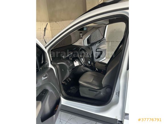 Sahibinden Ford Tourneo Courier 1.6 TDCi Titanium Plus 2016 Model 