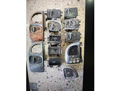 2002 VE 2013 MODEL ARASI FORD TRANSİT KLİMA ÜFÜRME KAPAĞI