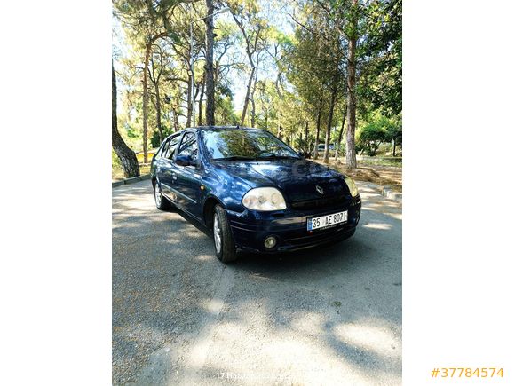 Sahibinden Renault Clio 1.4 2001 Model İzmir 158.000 km Lacivert