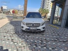 CAM TAVAN 21 ÇIKIŞLI BOYASIZ 65 BİN KM DE MERCEDES GLB200 4×2