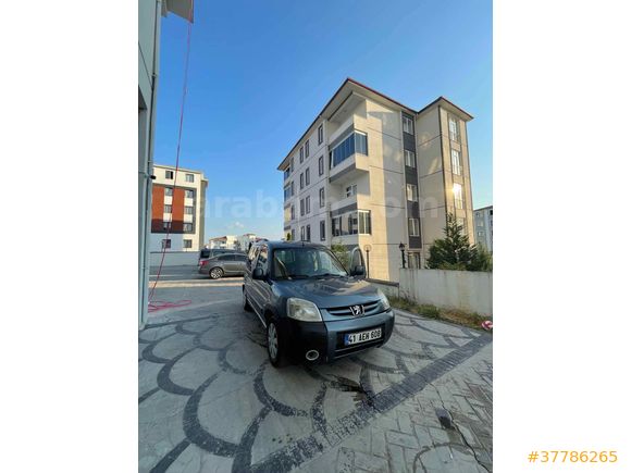 Sahibinden Peugeot Partner 1.6 HDI Adventure 2011 Model  317.000 km Gri (Gümüş)