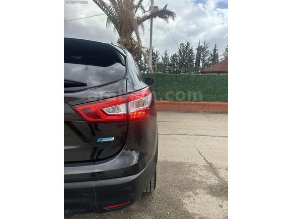 2015 MODEL NİSSAN QASHQAİ 1.5 DCİ BLACK EDİTİON CAM TAVANLI