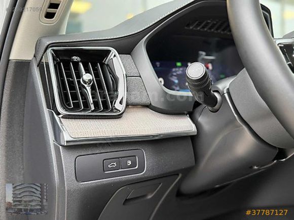SÖZ AL 2025 XC90 T8 PLUS DARK RECHARGE 25.000KM 21 JANT BOYA YOK
