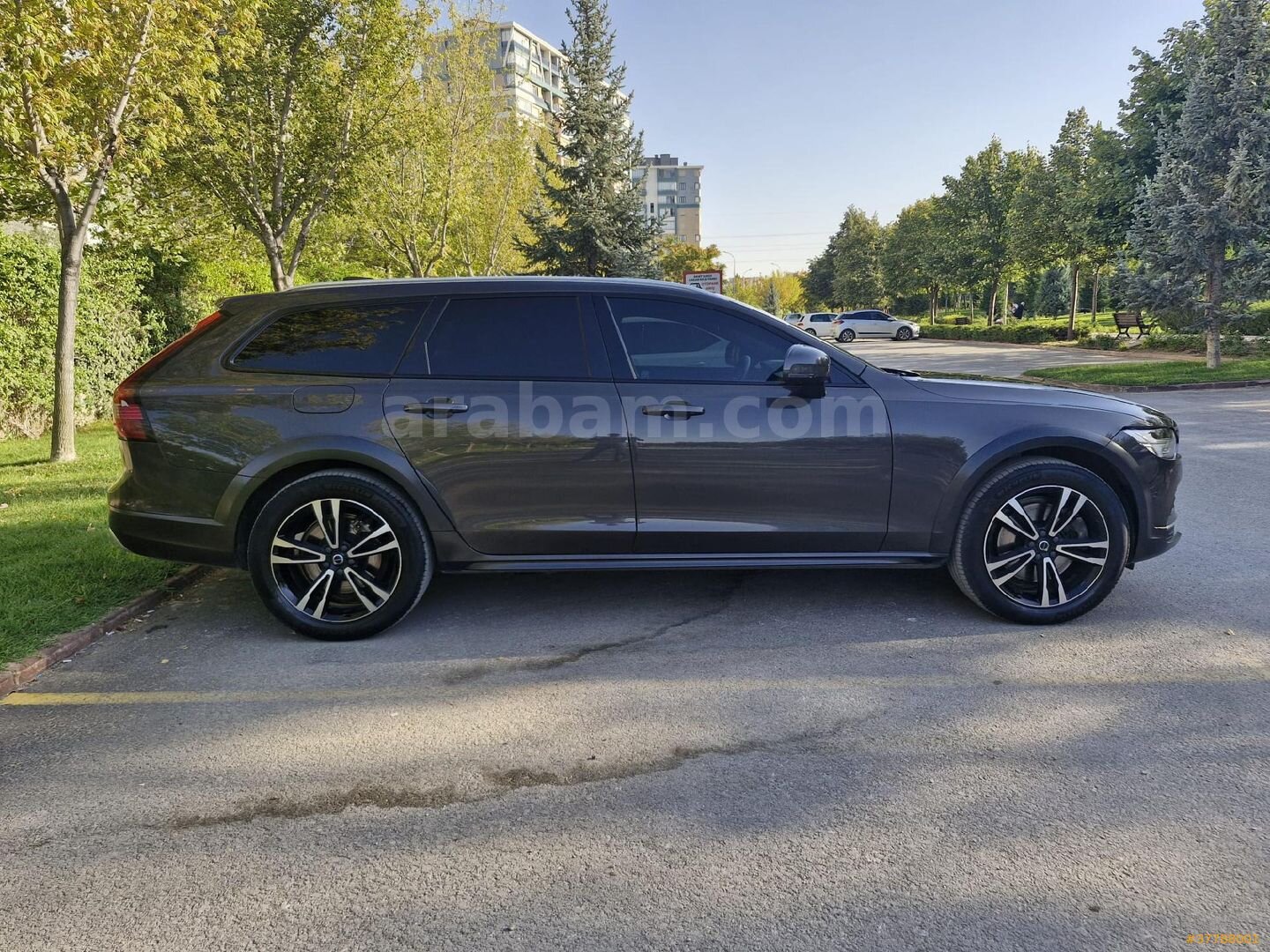 Sahibinden Volvo V90 Cross Country 2.0 B5 Pro 2020 Model Konya 136.000 km Gri 3