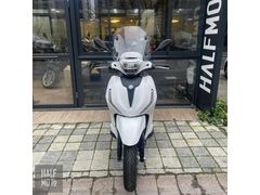 HALF MOTO 2024 PIAGGIO BEVERLY 400