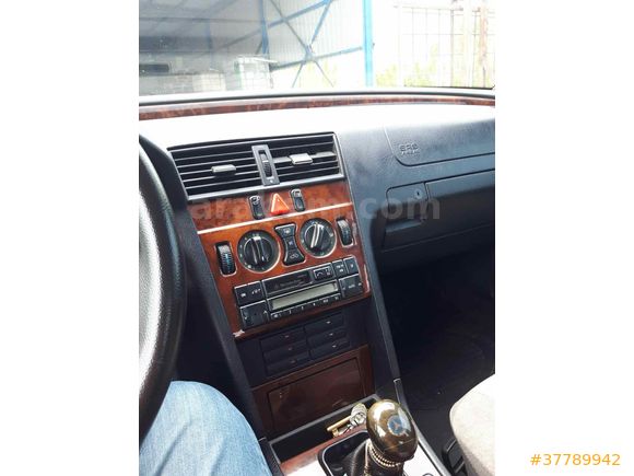 Sahibinden Mercedes - Benz C 200 Elegance 1996 Model 
Üste para vereceğim araçlarla takasa açıktır 