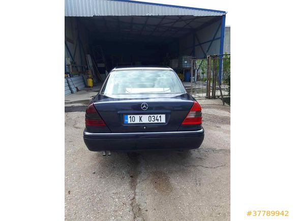 Sahibinden Mercedes - Benz C 200 Elegance 1996 Model 
Üste para vereceğim araçlarla takasa açıktır 