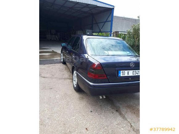 Sahibinden Mercedes - Benz C 200 Elegance 1996 Model 
Üste para vereceğim araçlarla takasa açıktır 