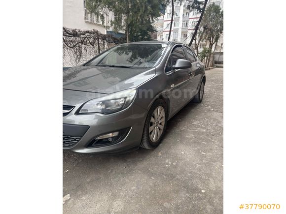 Sahibinden Opel Astra 1.6 CDTI Sport 2017 Model  hatasız boyasız  bakımları yeni yapılmış  4 lastik sıfır akü  3 4 ay önce değişmiş Çelik  markası 