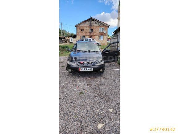 Sahibinden Renault Megane 1.6 Expression 2000 Model  400.000 km Siyah