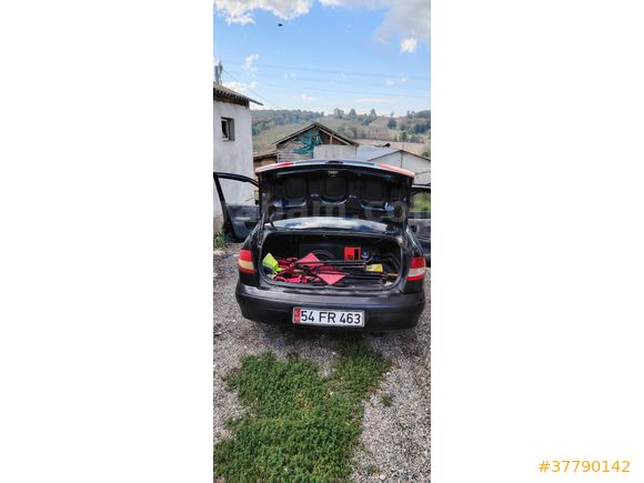 Sahibinden Renault Megane 1.6 Expression 2000 Model  400.000 km Siyah