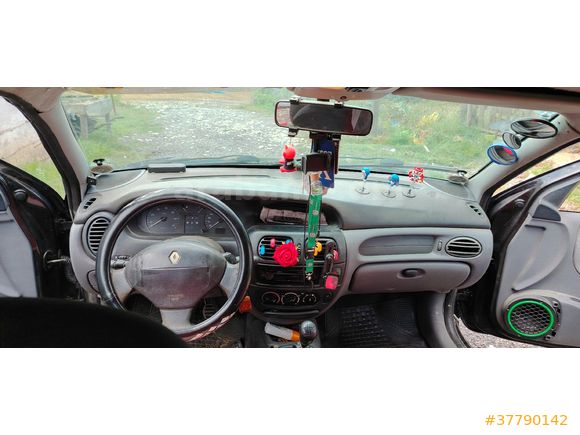 Sahibinden Renault Megane 1.6 Expression 2000 Model  400.000 km Siyah