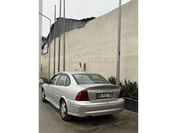 Sahibinden Manuel Opel Vectra 2.0 CDX 2000 Model 