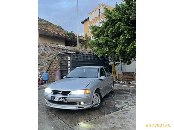 Sahibinden Manuel Opel Vectra 2.0 CDX 2000 Model 