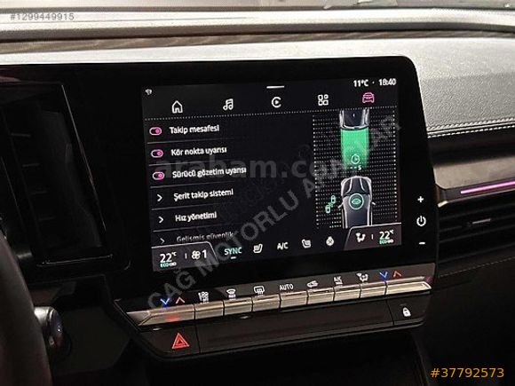 2024 MEGANE E-TECH ICONIC EV60 ÇİFT RENK İÇİ BEJ MASAJ ISITMA