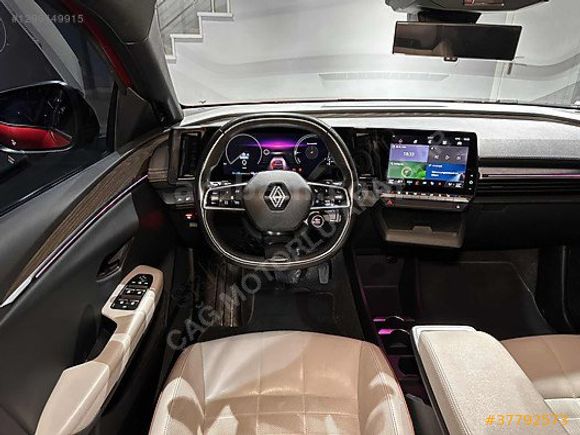 2024 MEGANE E-TECH ICONIC EV60 ÇİFT RENK İÇİ BEJ MASAJ ISITMA