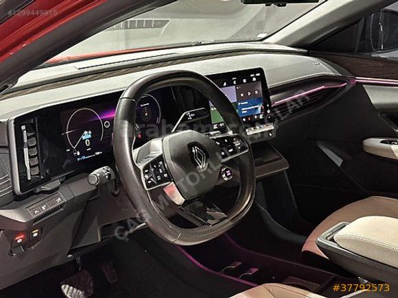 2024 MEGANE E-TECH ICONIC EV60 ÇİFT RENK İÇİ BEJ MASAJ ISITMA