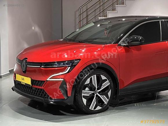 2024 MEGANE E-TECH ICONIC EV60 ÇİFT RENK İÇİ BEJ MASAJ ISITMA